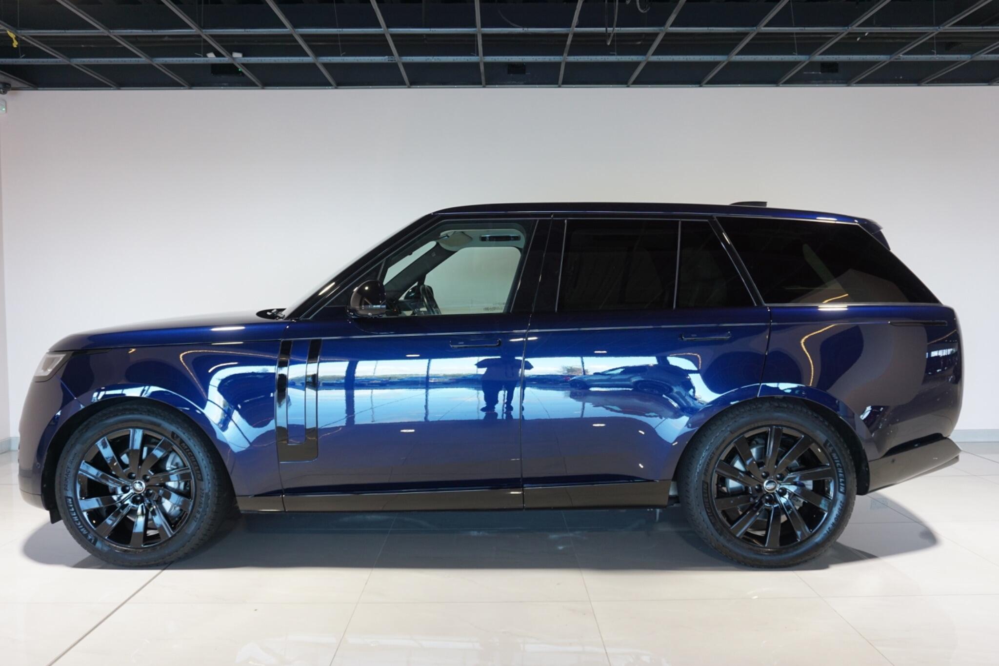 Land Rover Range Rover 3.0 D300 MHEV SE SUV 5dr Diesel Auto 4WD Euro 6 (s/s) (300 ps)